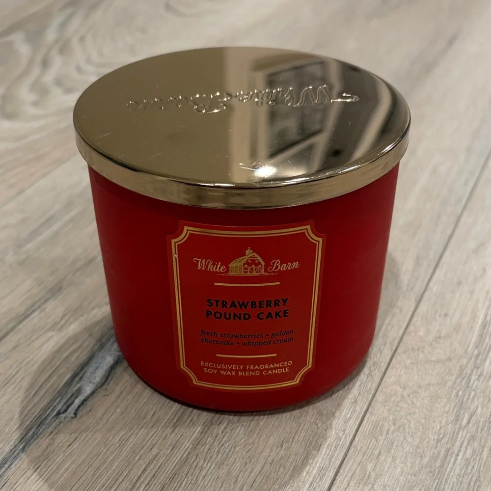 NEW White Barn Strawberry Pound Cake & merry cookie Candles - Picture 5 of 6